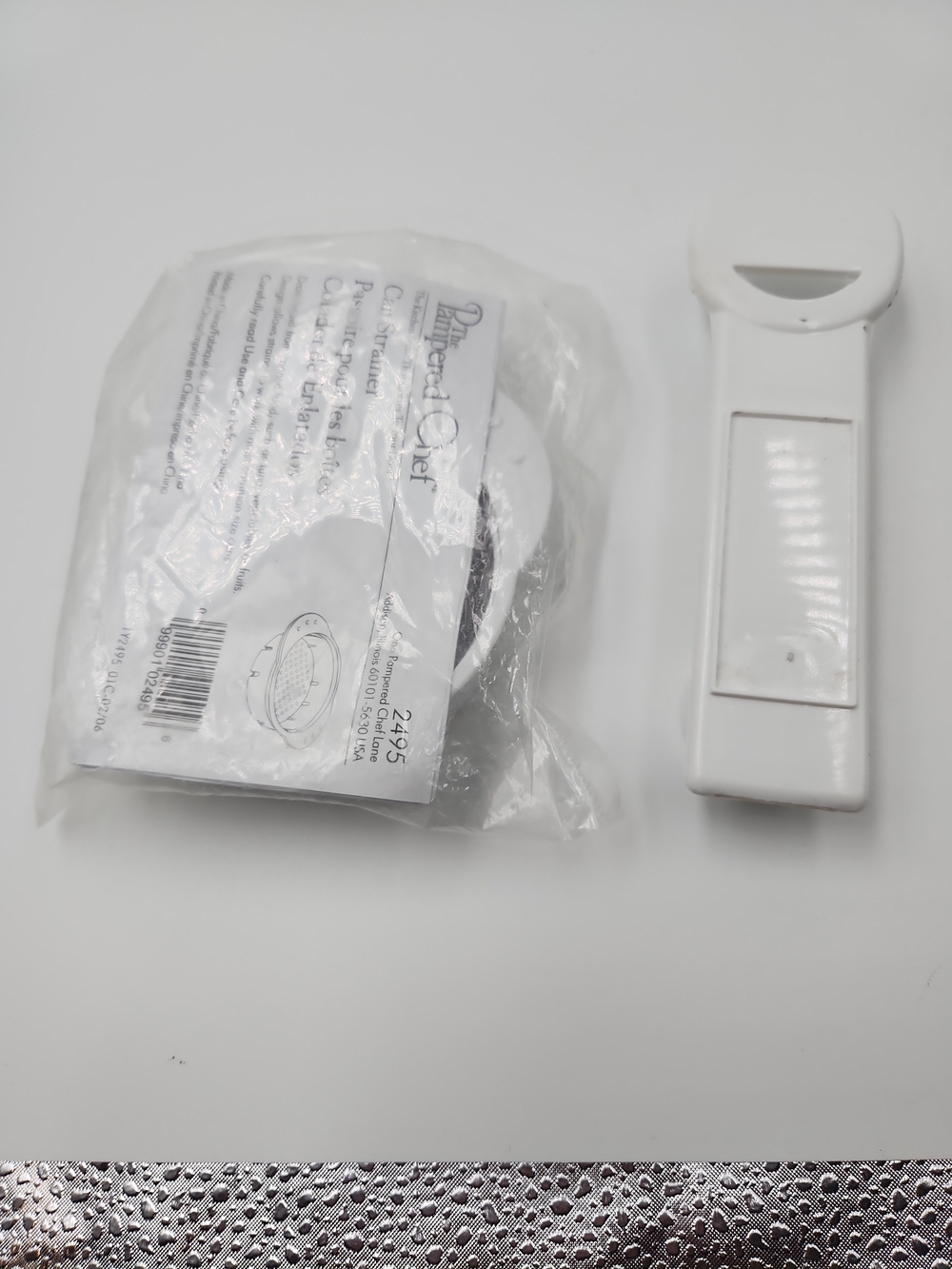 The Pampered Chef Easy Opener #2590 magnetic bottle can opener tool And Strainer